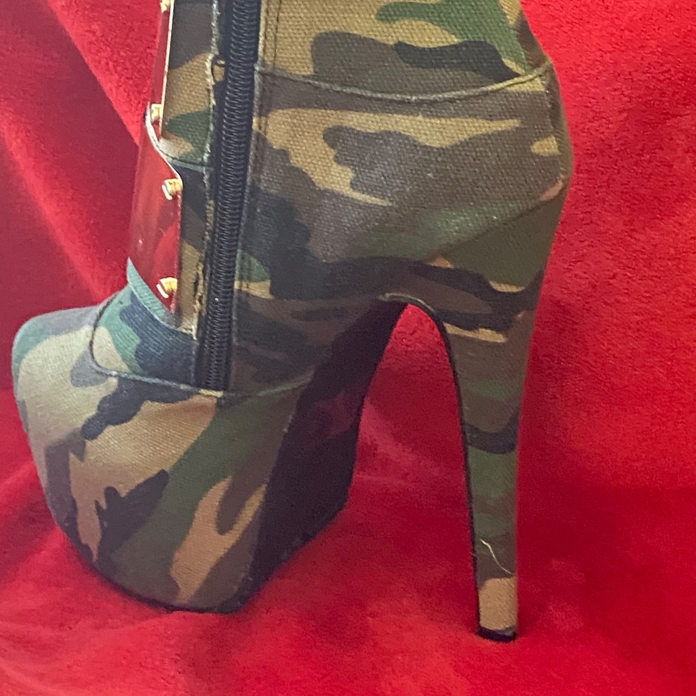 Privileged Dragonar Army Platform Bootie varied sizes - Picture 7 of 9